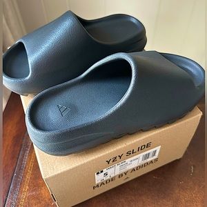 Yeezy Slides
